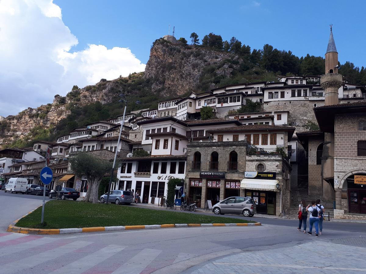 Hotel Omer Berat Kültér fotó