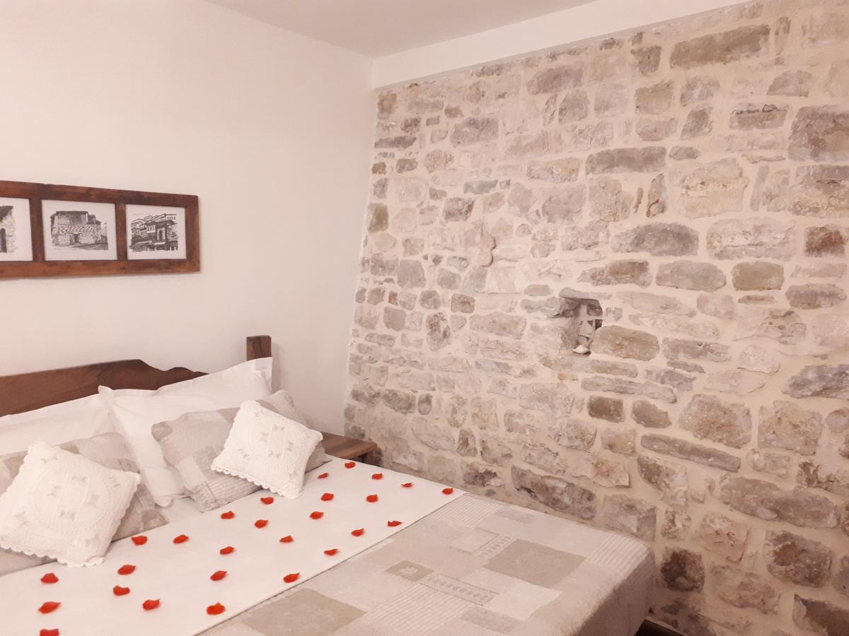 Hotel Omer Berat Kültér fotó