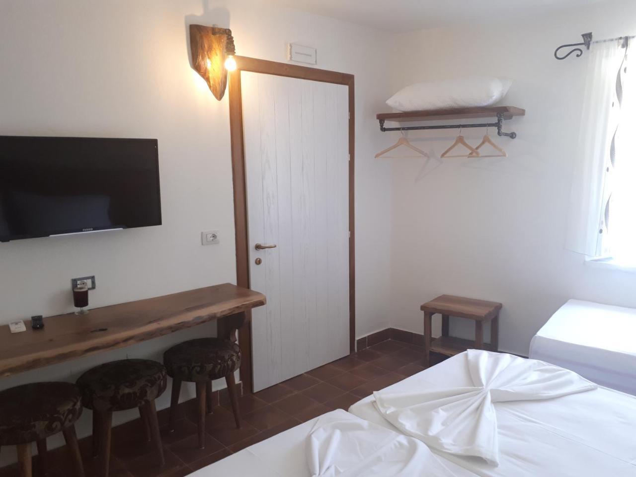 Hotel Omer Berat Kültér fotó