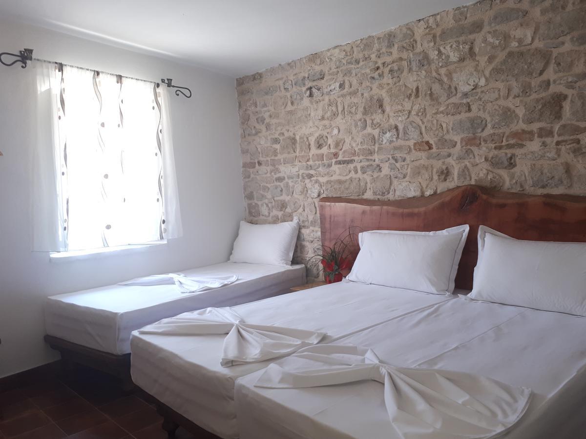 Hotel Omer Berat Kültér fotó